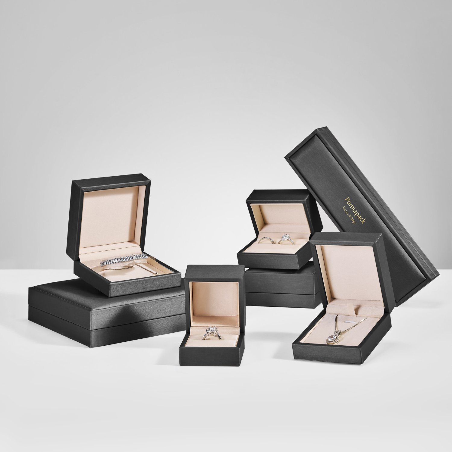 Customized Personalized Logo Black Jewelry Packaging Gift Box Ring Bracelet Earnail Necklace PU Leather Wedding Jewelry Box